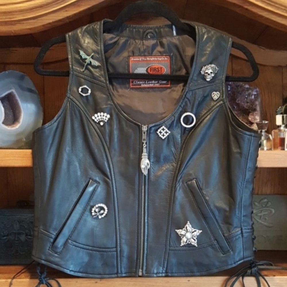 FIRST CLASSICS LADY RIDERS LEATHER VEST - Picture 13 of 14